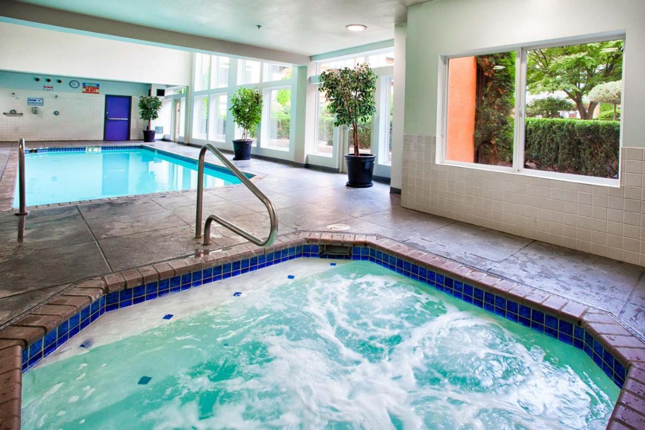 City Water View Oasis With Pool & Gym Near Cruise In Heart Of Seattle Dış mekan fotoğraf